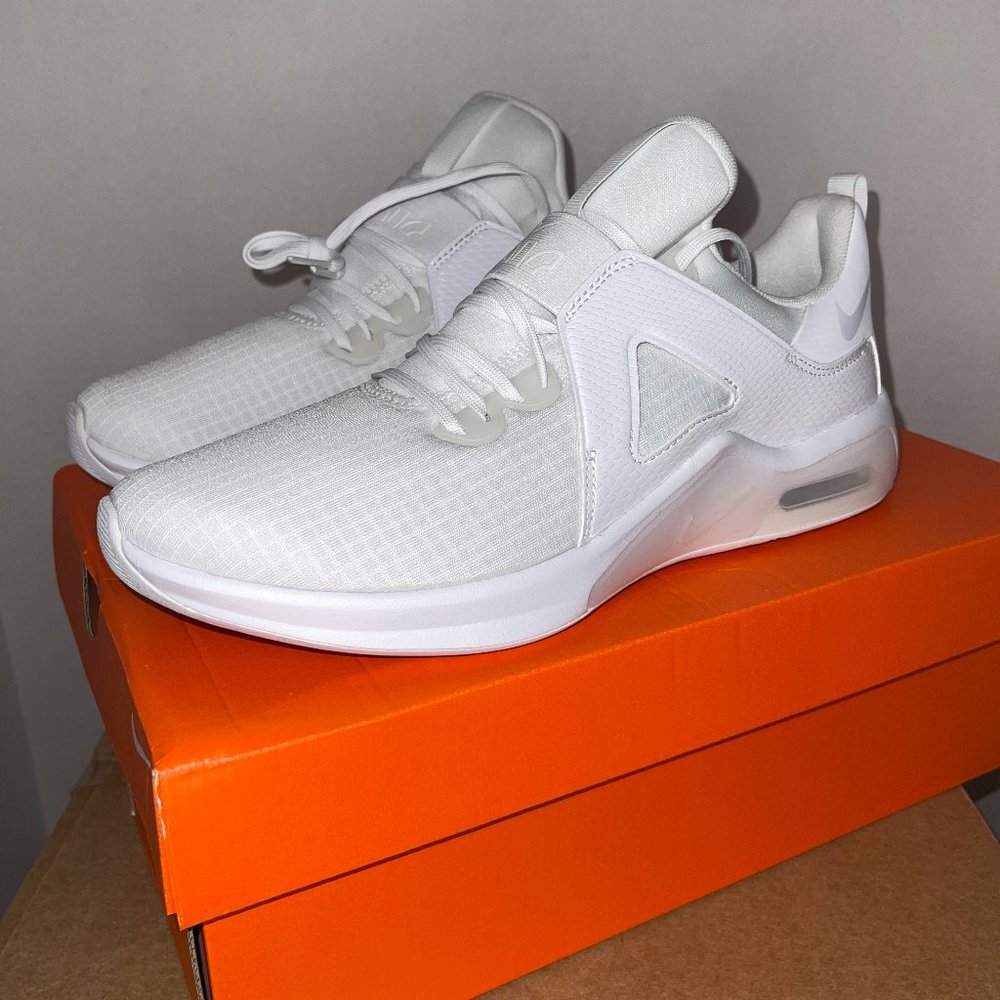 NEW WOMEN'S NIKE AIR MAX BELLA TR 5 (DD9285 100) WHITE SIZE 10